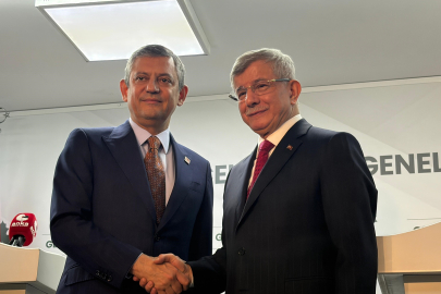 Özgür Özel’den Davutoğlu’na ziyaret: Gündem ara seçim!