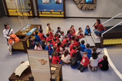 Bursa'da geleceğin astronotları yetişiyor: Miniklerin GUHEM heyecanı!