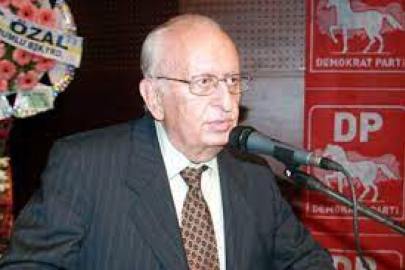 Türk siyasetinin acı kaybı: Hüsamettin Cindoruk hayatını kaybetti