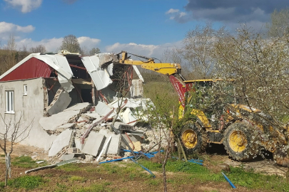 İnegöl’de kaçak yapıya geçit yok: 142 yapı yerle bir edildi!