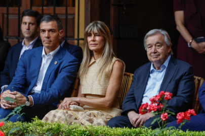 İspanya’da yolsuzluk şoku: Başbakanın Eşine 4 ağır suçlama!