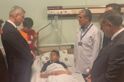 Bakanlar Kahramanmaraş'ta: Yaralı öğrencileri ziyaret ettiler
