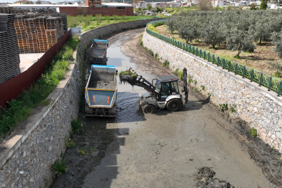 BUSKİ ekipleri taşkınlara karşı sahada