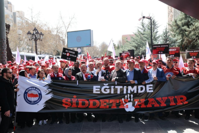 Eğitim-Bir-Sen'den MEB önünde eylem: Şiddete son verilsin