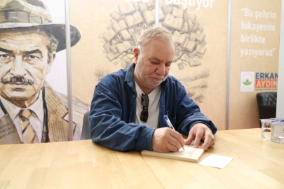 Osmangazi Belediyesi Kitap Fuarı'nda Cezmi Ersöz'ü ağırladı