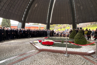 Turgut Özal vefatının 33. yılında anıt mezarı başında anıldı
