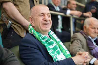 Atkıyı taktı, tribüne geçti: Ümit Özdağ Bursaspor’un şampiyonluk maçındaydı!