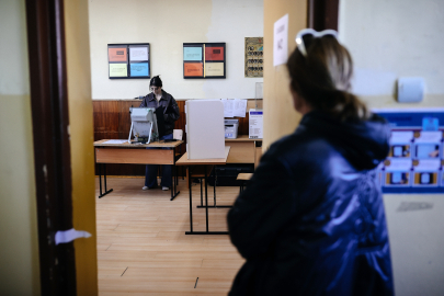 Türklerin partileri parlamentoda: Bulgaristan’da Radev dönemi başlıyor!