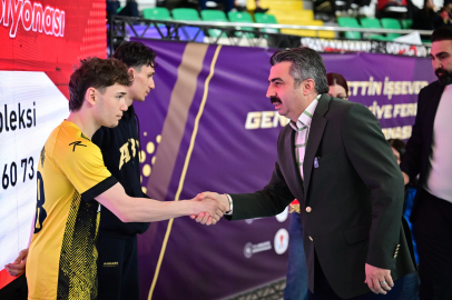 Yıldırım'da boks rüzgarı: 65 şehirden 644 sporcu ringe çıktı