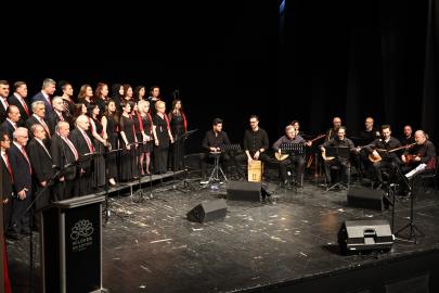Nilüfer’de türkü dolu bahar: THM Korosu Anadolu’yu Nâzım Hikmet’e taşıdı!
