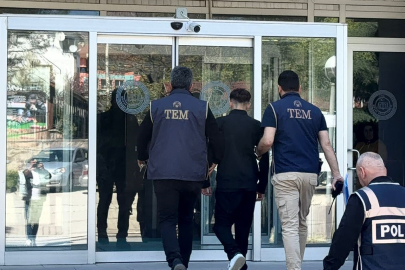 "Okula Gelmeyin, Tarayacağım" dedi: 14 yaşındaki çocuk yakalandı