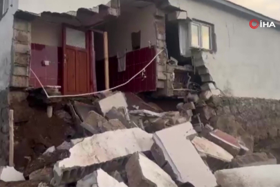 Ağrı’daki depremde köylerde bazı yapılarda hasar meydana geldi