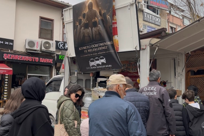 Bursa’da taksicilerden anlamlı vefa: Şehit Öğretmen ve öğrenciler için lokma hayrı
