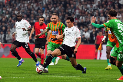 Kartal yarı finale kanat açtı: Beşiktaş 3-0 Alanyaspor