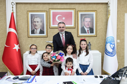 Kestel'de renkli kutlama! Çocuklar taleplerini başkana iletti