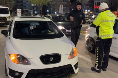 Ön plakası takılı olmayan araç sürücüsüne 4 bin lira ceza