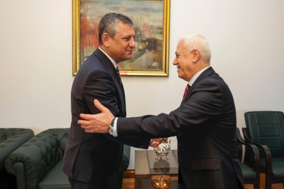 Özgür Özel Bursa’ya geliyor: Cezaevinde Mustafa Bozbey’i ziyaret edecek