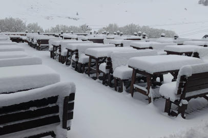 Uludağ'da Nisan sürprizi! Kar kalınlığı 1 metreyi buldu