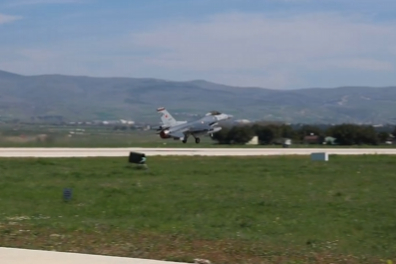 TSK’ya ait F-16’lar NATO hava savunma eğitimine katıldı