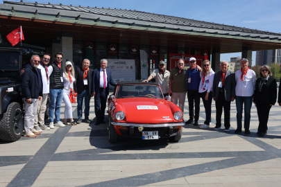 Bursa’da klasik otomobil rüzgarı: Geliri çocuklara bağışlanacak