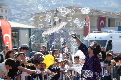 Osmangazi’de 23 Nisan coşkusu: Meydan çocukların eğlence alanı oldu