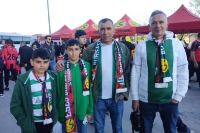 Bursaspor taraftarından Eskişehirspor’a Play-Off desteği