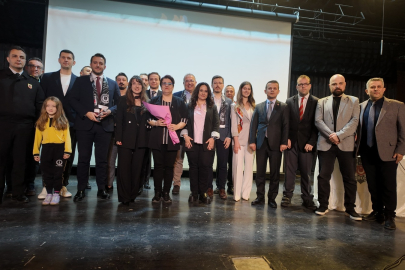 Gençlerin kariyer yolculuğuna Gemlik Beşiktaşlılar Derneği’nden tam destek