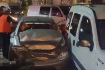 Bursa’da zincirleme kaza: 3 araç birbirine girdi