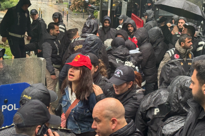 Beşiktaş’ta Taksim’e yürümek isteyen gruba gözaltı
