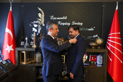 CHP’de rozet krizi: Arif Kocabıyık’ın üyeliği iptal edildi