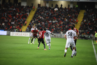 Gaziantep’te Beşiktaş rüzgarı: Kartal 3 puanı 2 golle aldı