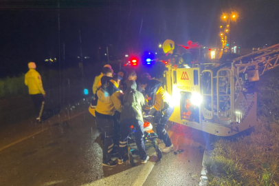 Yolcu otobüsü devrildi: 3 ölü, 26 yaralı