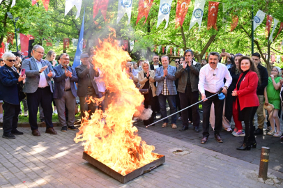 Yıldırım’da Hıdırellez ruhu: Ateş yakıldı, halaylar çekildi!