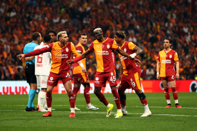 Süper Lig'de Sarı-Kırmızı gece: Galatasaray şampiyonluğunu ilan etti