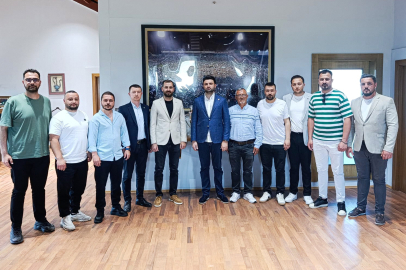Bursaspor’da ilçe taraftar derneklerinden başkan Enes Çelik’e ziyaret