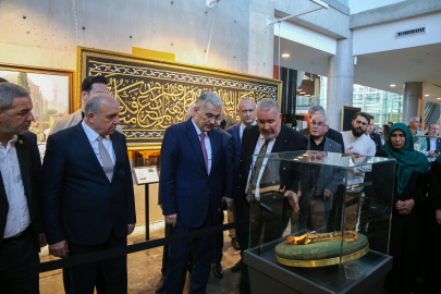Fetih Müzesi’nde manevi yolculuk: Mukaddes emanetler sergisi