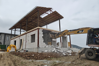 Nilüfer’de kaçağa geçit yok: Villa ve depo yerle bir edildi!