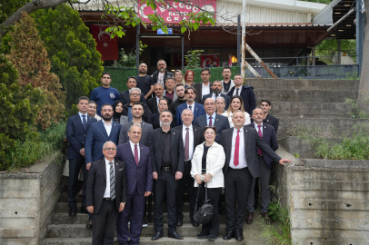 Zafer Partisi lideri Özdağ, Kestel’de göçmenlerle buluştu