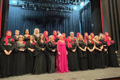 Bursa'da gönülleri fetheden konser: "Otizm Anneler Korosu" sahne aldı!