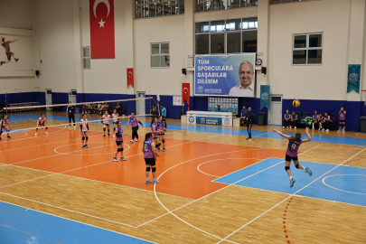 Şampiyon 19 Mayıs’ta belli olacak: Nilüfer’de uluslararası voleybol şenliği