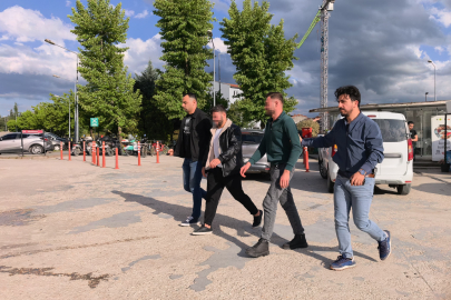 Halı saha husumeti kanlı bitti: Ensesinden bıçaklanan genç ölümden döndü!