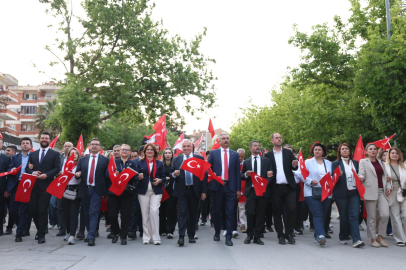Nilüfer’de 19 Mayıs coşkusu: FSM’de binler yürüdü, meydanda 'Adamlar' sahne aldı!
