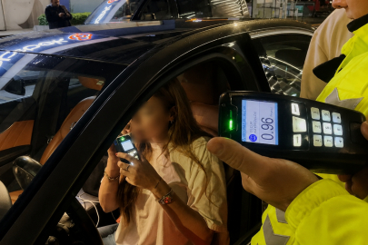 Alkollü sürücü telefona sarıldı: "Alo kanka acil durum!"