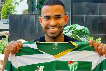 Avrupa deneyimli sol ayak Bursa’da! Bursaspor, Legia Varşova'dan Juergen Elitim’i renklerine bağladı