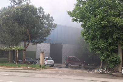 İnegöl OSB'de korkutan fabrika yangını!