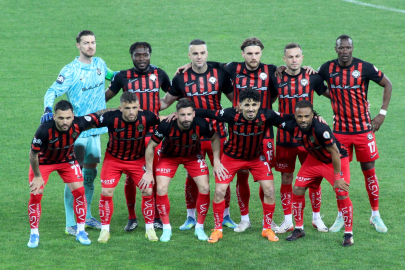 Süper Lig'e yükselecek son takım yarın belli olacak