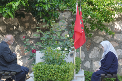 Bursa'da bayram arifesinde şehitlikte gözyaşları sel oldu