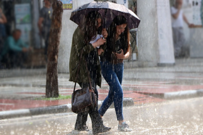 Bursa'da yağış kaçta başlayacak? Meteoroloji saat verip uyardı: Şemsiyeleri hazırlayın!