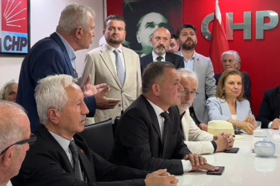 CHP bayramlaşmasında sesler yükseldi! "Özgür Özel" detayı ortamı bir anda gerdi