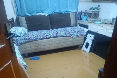 Bursa'da sağanak hayatı felç etti, evleri su bastı!